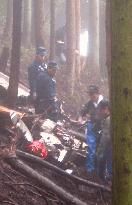 Investigators, police probe plane crash in Yamanashi Pref.